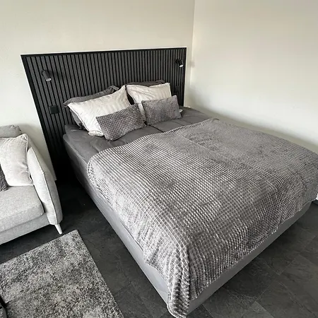 Apartment Kuriren - Location And Ac! *